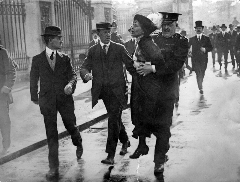 Londra, 1914: arresto di Emmeline Pankhurst, leader delle suffragette