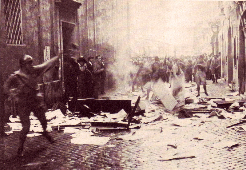 Roma, 1922: spedizione punitiva contro una sede sindacale socialista