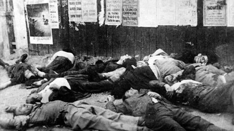 Milano, 10 agosto 1944, in piazzale Loreto militi della Legione Ettore Muti fucilano quindici partigiani