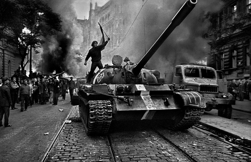 Praga 1968 (foto di Josef Koudelka)