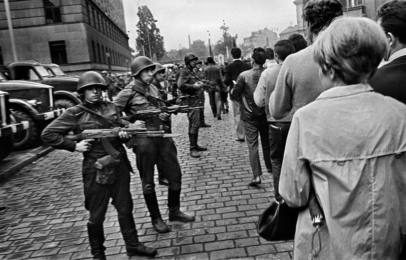 Praga 1968 (foto di Josef Koudelka)